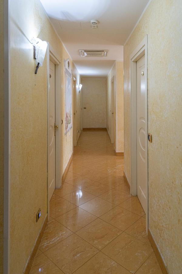 Hotel La Noce Кивасо Екстериор снимка